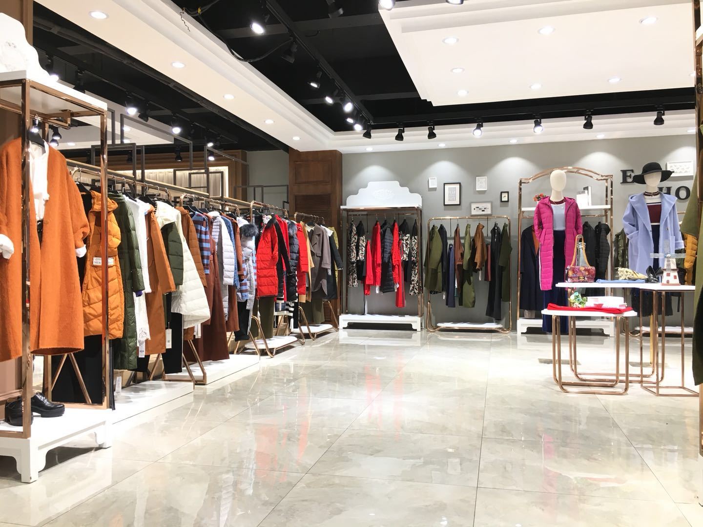 品牌折扣女裝擴張陷阱 為何多開一家店，業(yè)績反降？